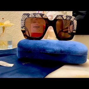 Gucci sun glasses never worn